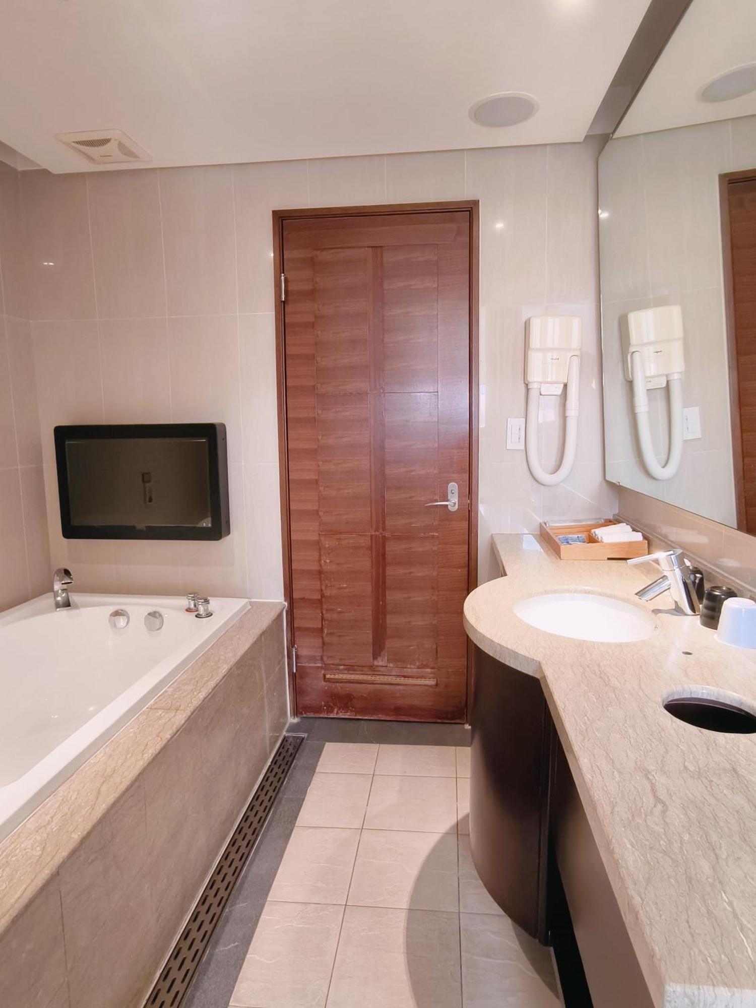 Via Hotel Breeze Тайпей Стая снимка